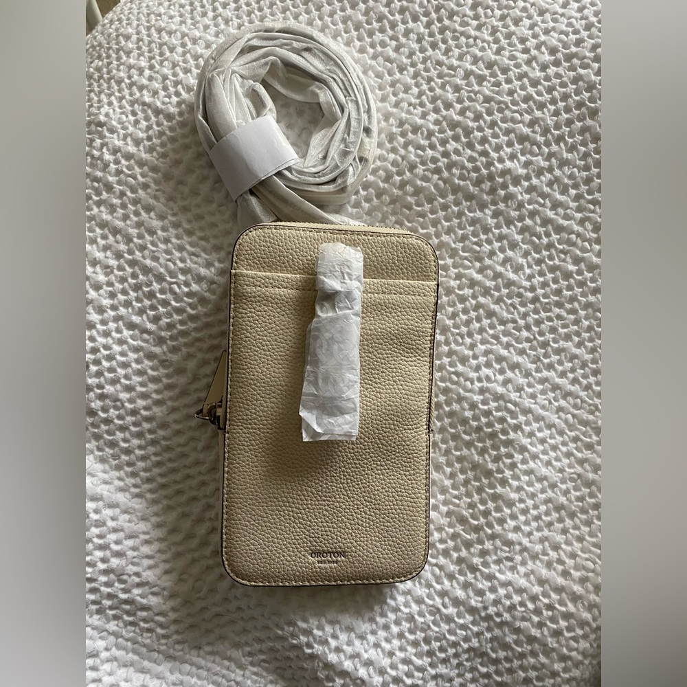 Oroton wallet